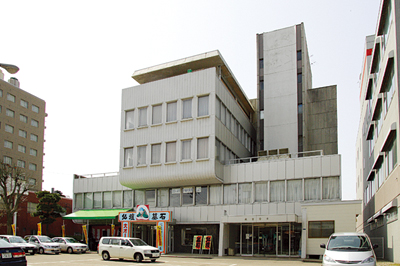 秋田県教育会館の外観